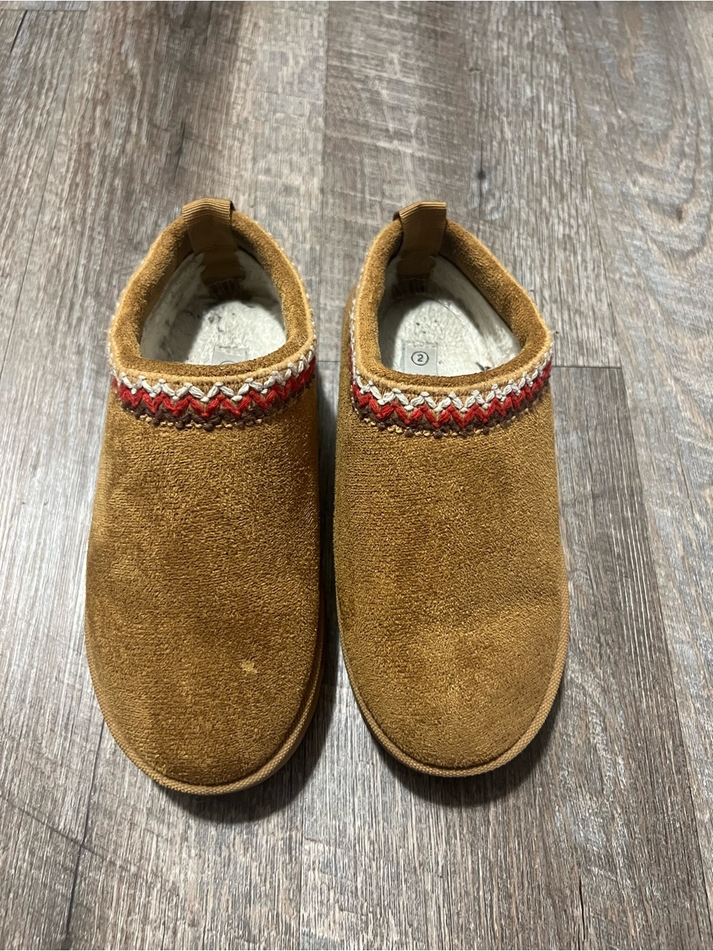 Cozy Suede Slip-On Slippers in Camel with Red Accent